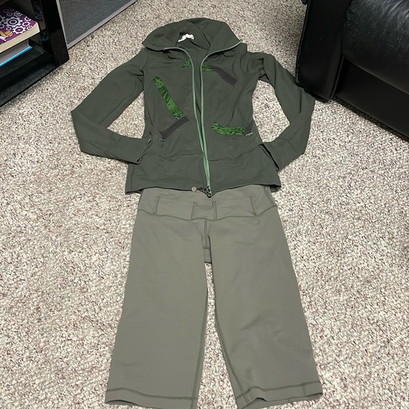 lululemon athletica Pants - lululemon athletica Olive Green Athletic Shorts Set